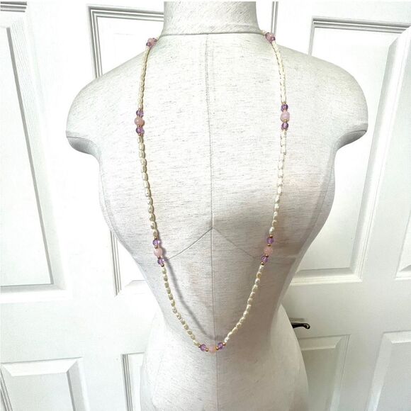 Faux freshwater pearl pink and purple necklace - Picture 3 of 9